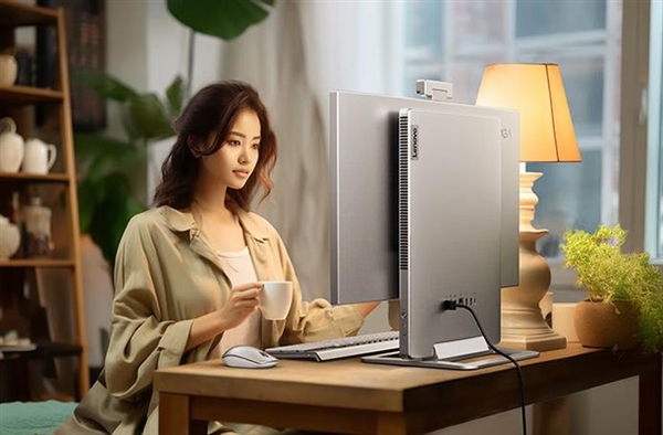 PG电子网站7999元起联想YOGA272024一体机上市：可选RTX4050独显(图2)