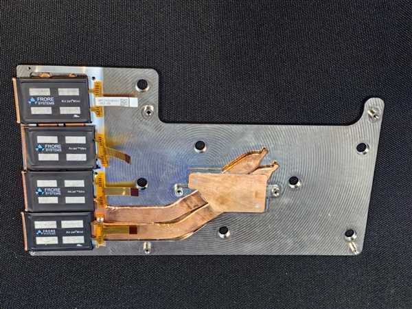 揭秘全球首个固态主动散热AirJet：区区25mm8g！风扇热管都洗洗睡吧(图15)