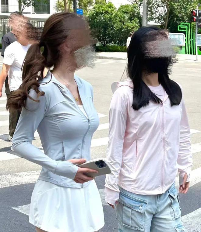 赫本经典女神款！这套小香风Polo领针织短袖文艺复古又有女人味！