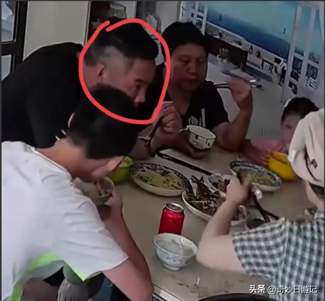 PG电子平台浙江后妈40º高温关风扇后续：爸爸愤怒砍沙发！在走离婚流程了！(图5)