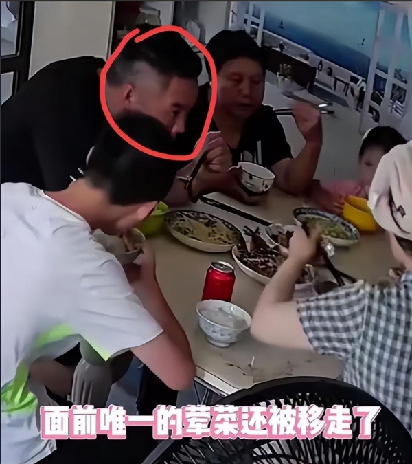 浙江后妈40º高温关风扇后续爸爸愤怒砍沙发：在走离婚流程了(图3)