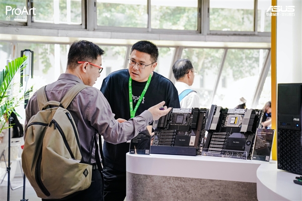 PG平台华硕X870主板领衔多款ProArt、WS主板惊艳BIRTV2024(图3)