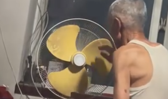 PG平台爷爷牌电扇正确打开方式是扒拉30年老家电的复古魅力