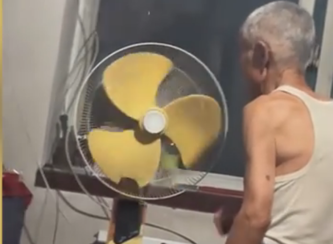 PG平台爷爷牌电扇正确打开方式是扒拉30年老家电的复古魅力(图2)