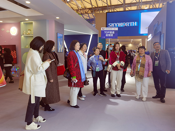 PG电子平台流通渠道观展团“巡展”AWE2024再添新风景(图2)