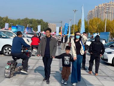 PG平台山东新能源汽车百场下乡活动菏泽定陶站开幕开启汽车消费升级新潮流