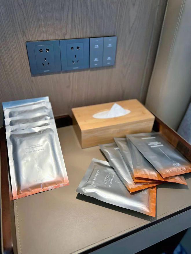 绝版捡漏！百元不到搞定暗沉、黄气敷出灯泡少女肌熬夜垮脸姐妹必入！(图7)