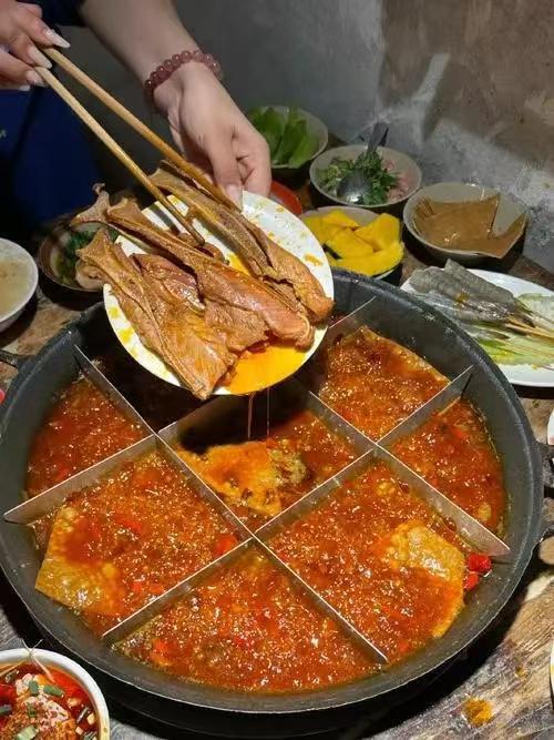 PG电子网站去重庆四天参团深度游路线晚纯玩团详细费用介绍(图3)