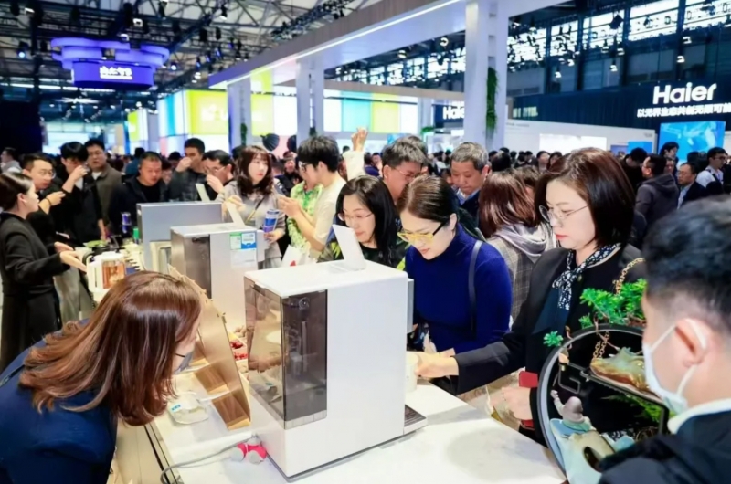 AWE2025开幕：AI科技赋能产业融合AI生活引领未来潮流(图3)
