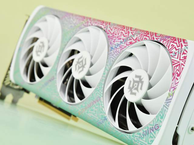 2K小钢炮性能、散热俱佳索泰RTX5060Ti8GXGAMINGOC评测(图20)