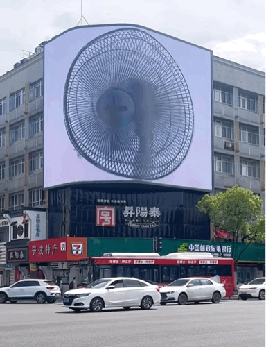 苏超场外最大“显眼包”闷声拿走200亿