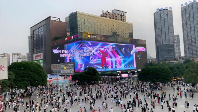 苏超场外最大“显眼包”闷声拿走200亿(图24)