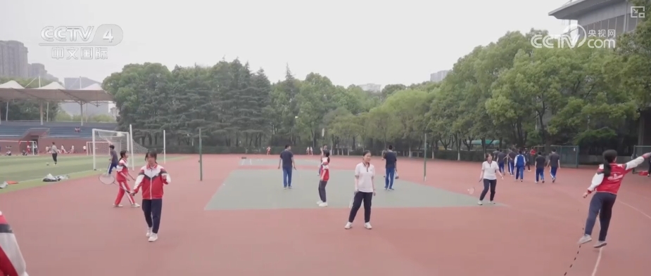 PG电子平台智慧化手段为高考保驾护航暖心关爱为考生提供细致服务(图1)