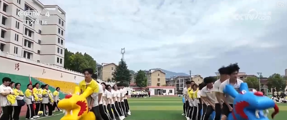 PG电子平台智慧化手段为高考保驾护航暖心关爱为考生提供细致服务(图3)