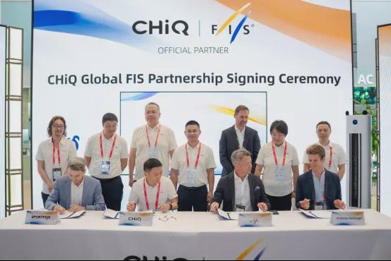 全球首次亮相！长虹熊猫主题家电在IFA展上惊艳外国友人(图5)