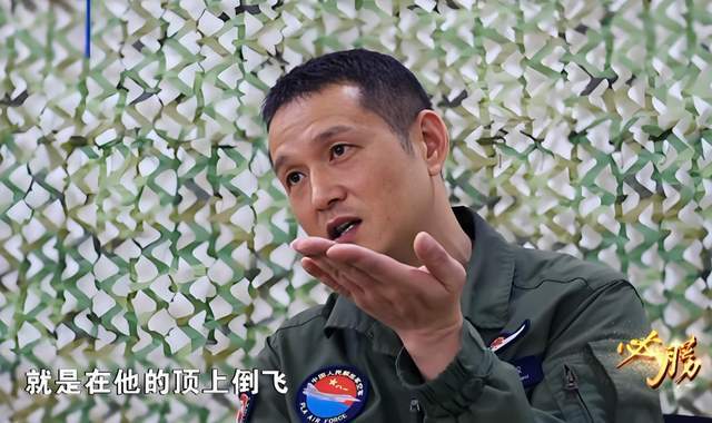 歼16很可能“骑脸痛扁”F-22谁说中国四代机狗斗不过它？(图5)