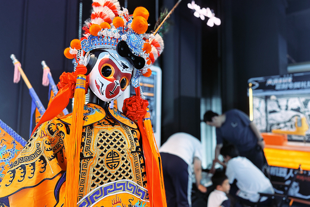 全球媒体聚焦外媒：智能经济和新兴消费趋势点亮中国经济