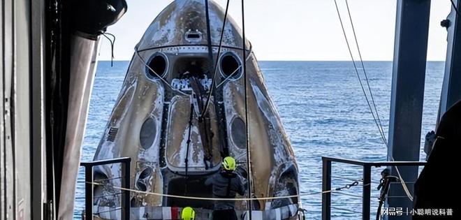 技不如人？为何神舟返回舱回来满身焦黑美国返回舱却白白净净(图6)