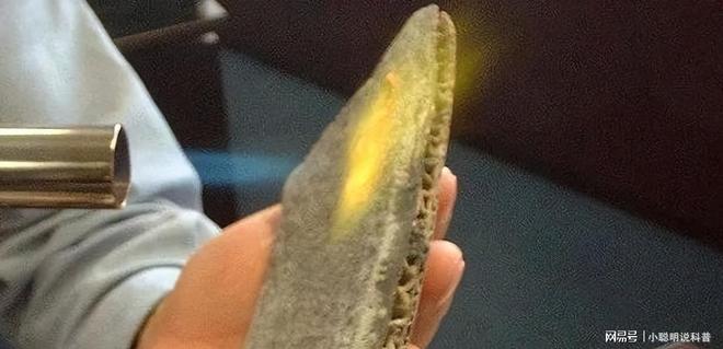 技不如人？为何神舟返回舱回来满身焦黑美国返回舱却白白净净(图8)