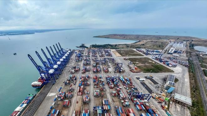 PG电子网站海南封关引爆全网！新加坡中转降11%中国改写全球贸易格局(图13)