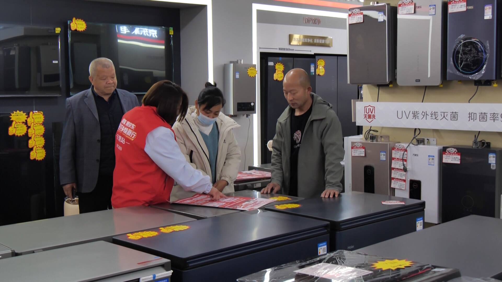 PG电子平台家电下乡“换”出新活力东营“政策补贴+企业让利”带火乡村消费(图2)